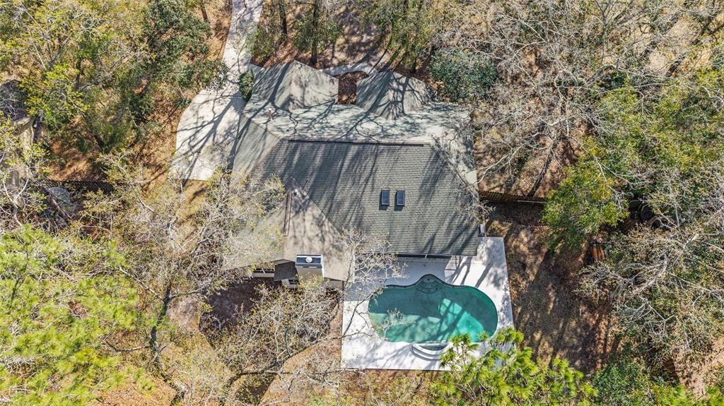 Activo con contrato: $559,000 (4 camas, 2 baños, 2330 Pies cuadrados)