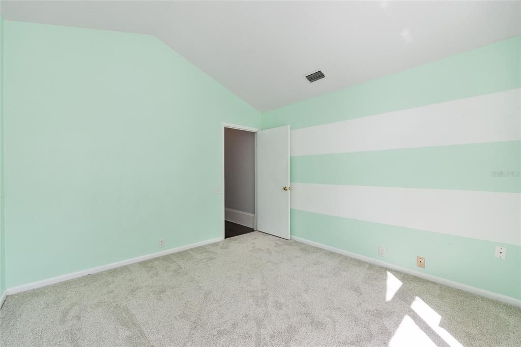 Activo con contrato: $559,000 (4 camas, 2 baños, 2330 Pies cuadrados)