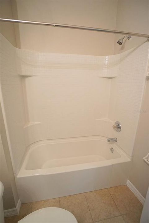 Active With Contract: $1,995 (3 beds, 2 baths, 1626 Square Feet)