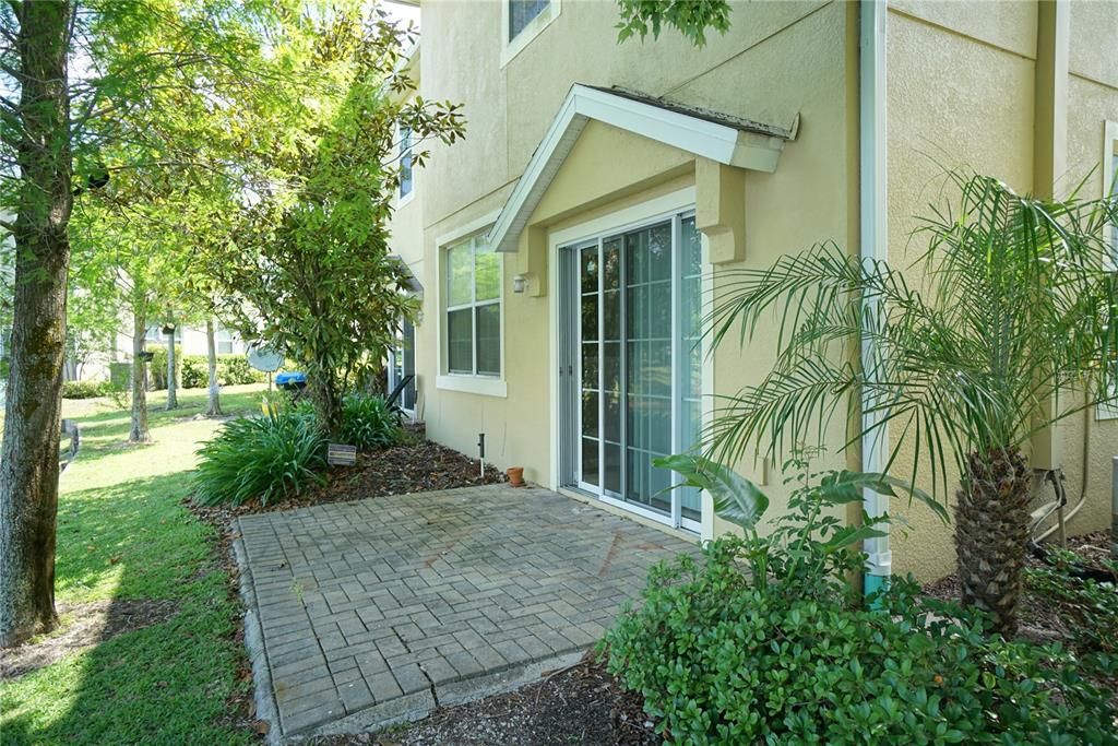 Active With Contract: $1,995 (3 beds, 2 baths, 1626 Square Feet)