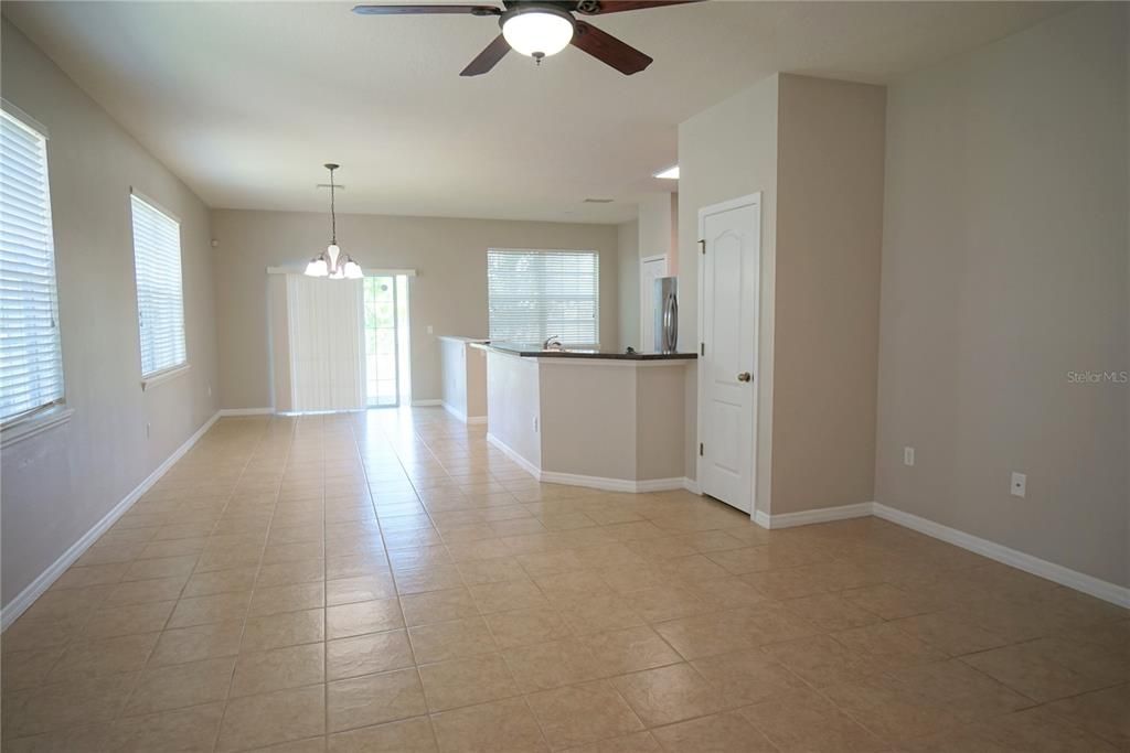 Active With Contract: $1,995 (3 beds, 2 baths, 1626 Square Feet)