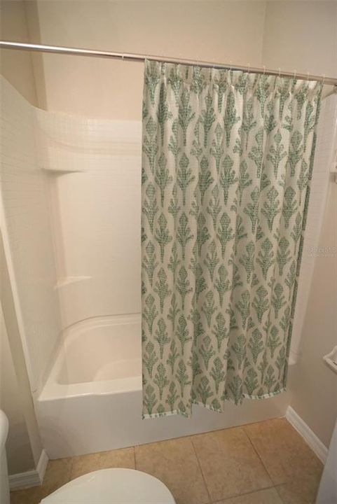 Active With Contract: $1,995 (3 beds, 2 baths, 1626 Square Feet)