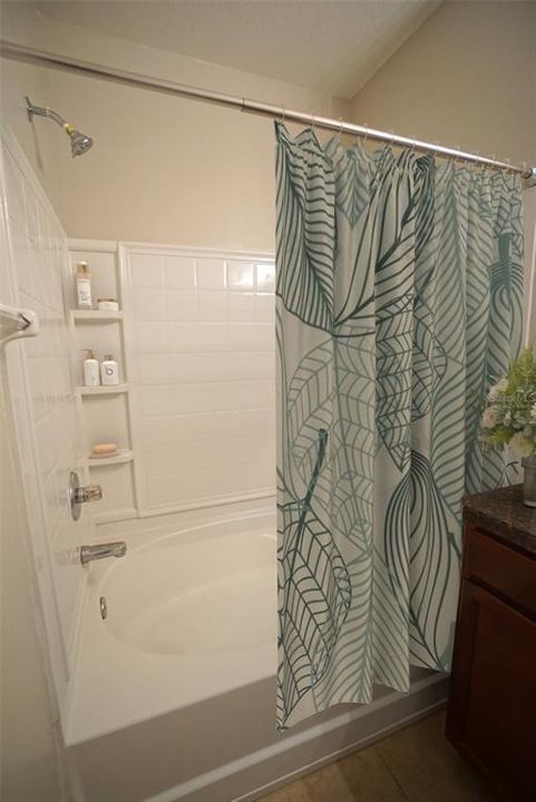 Active With Contract: $1,995 (3 beds, 2 baths, 1626 Square Feet)