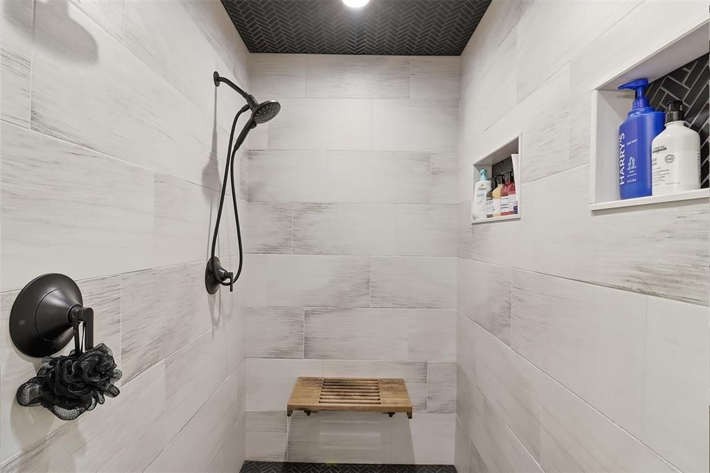 En Venta: $1,600,000 (4 camas, 3 baños, 3133 Pies cuadrados)