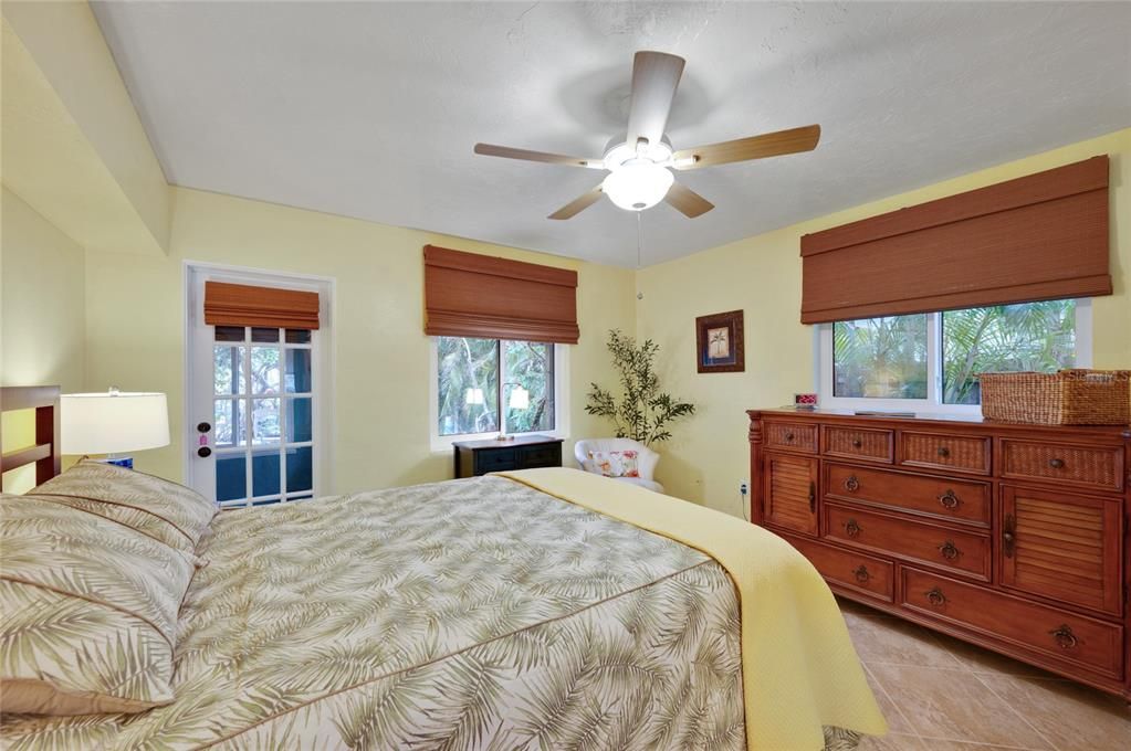 For Sale: $1,325,000 (3 beds, 2 baths, 1540 Square Feet)