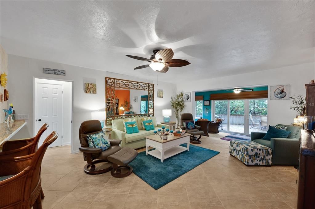 For Sale: $1,325,000 (3 beds, 2 baths, 1540 Square Feet)