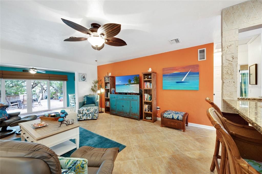 For Sale: $1,325,000 (3 beds, 2 baths, 1540 Square Feet)