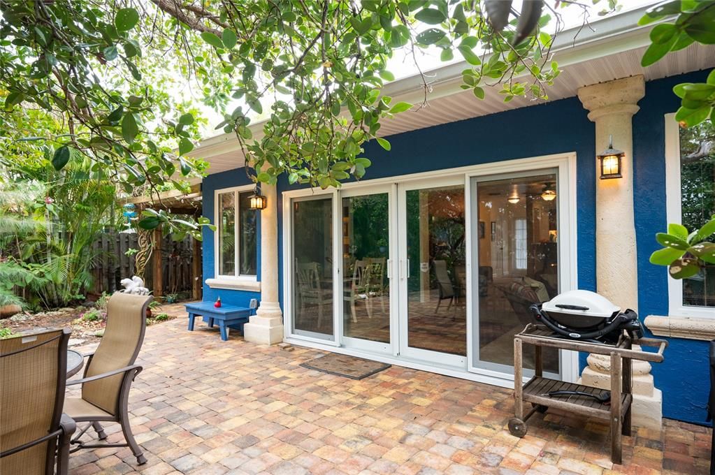 For Sale: $1,325,000 (3 beds, 2 baths, 1540 Square Feet)