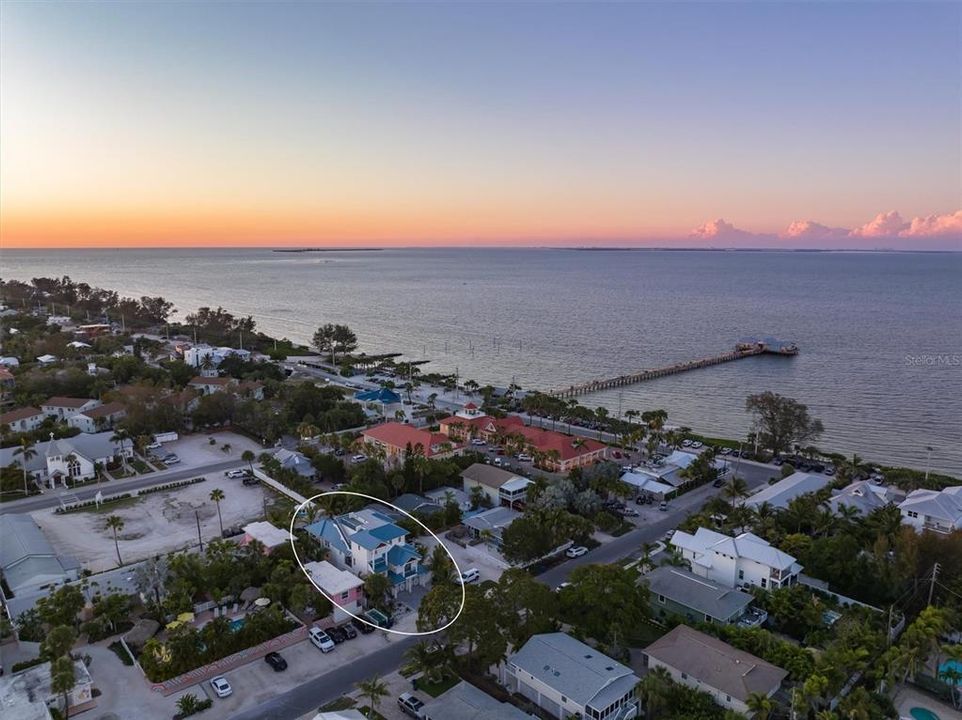 For Sale: $4,050,000 (6 beds, 6 baths, 3165 Square Feet)