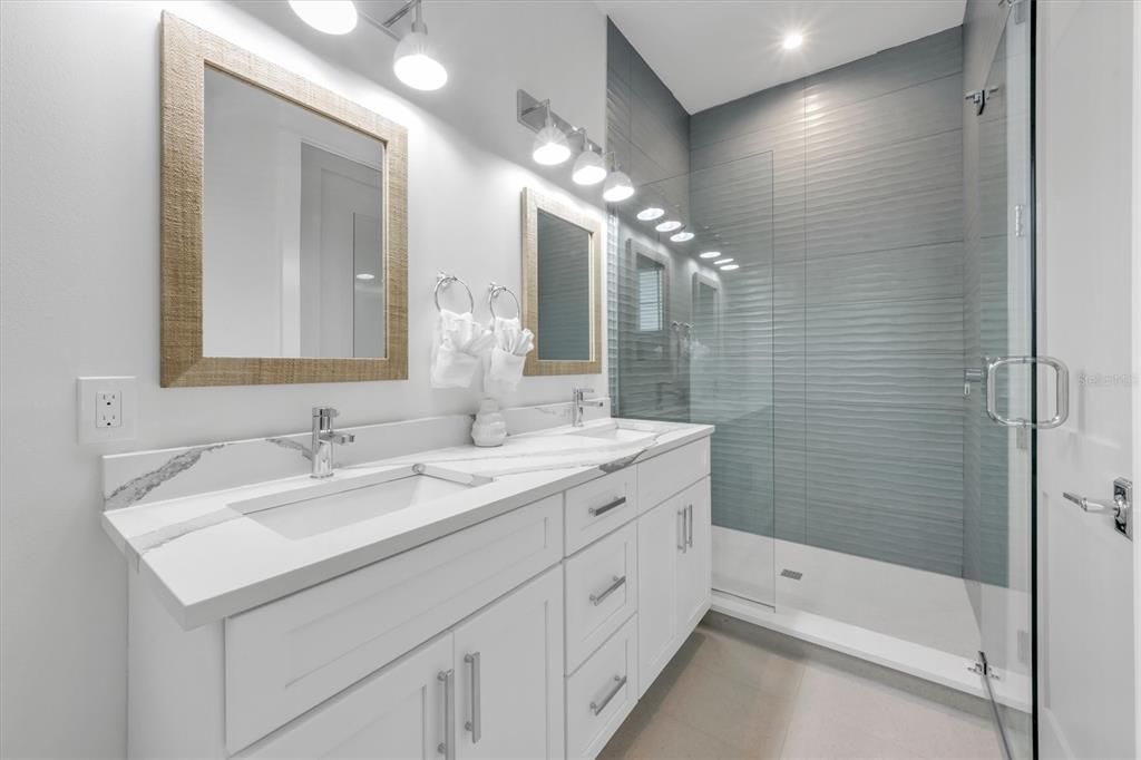 For Sale: $4,050,000 (6 beds, 6 baths, 3165 Square Feet)