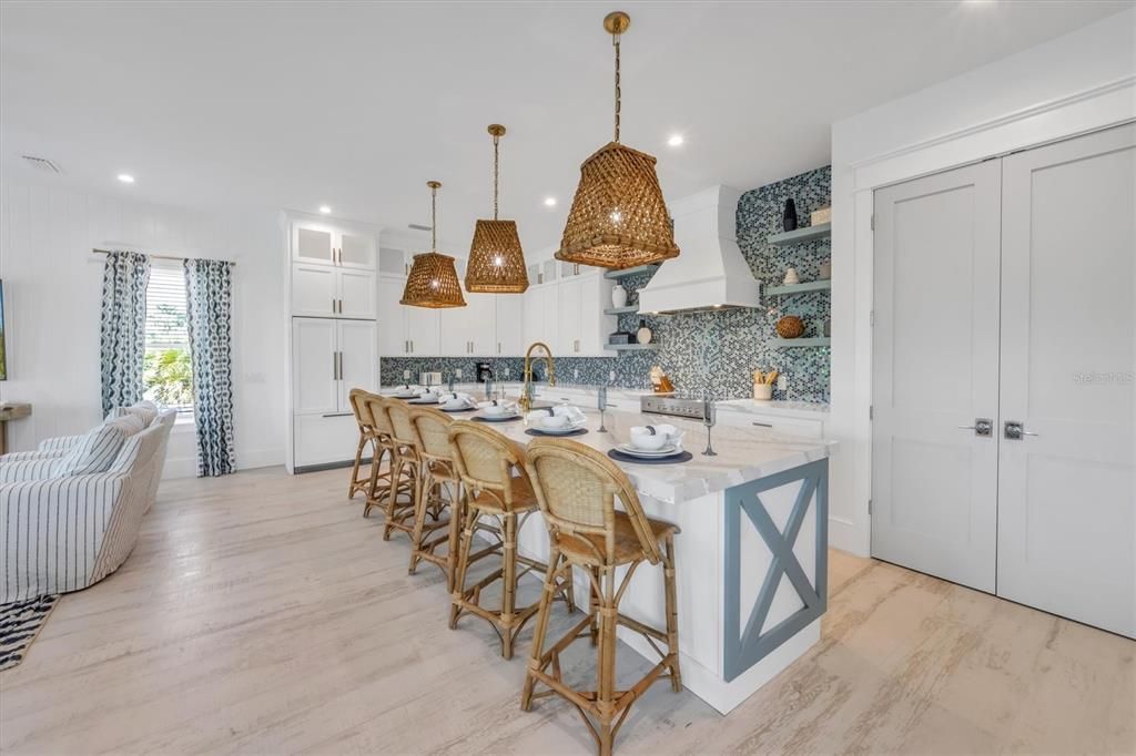 For Sale: $4,050,000 (6 beds, 6 baths, 3165 Square Feet)