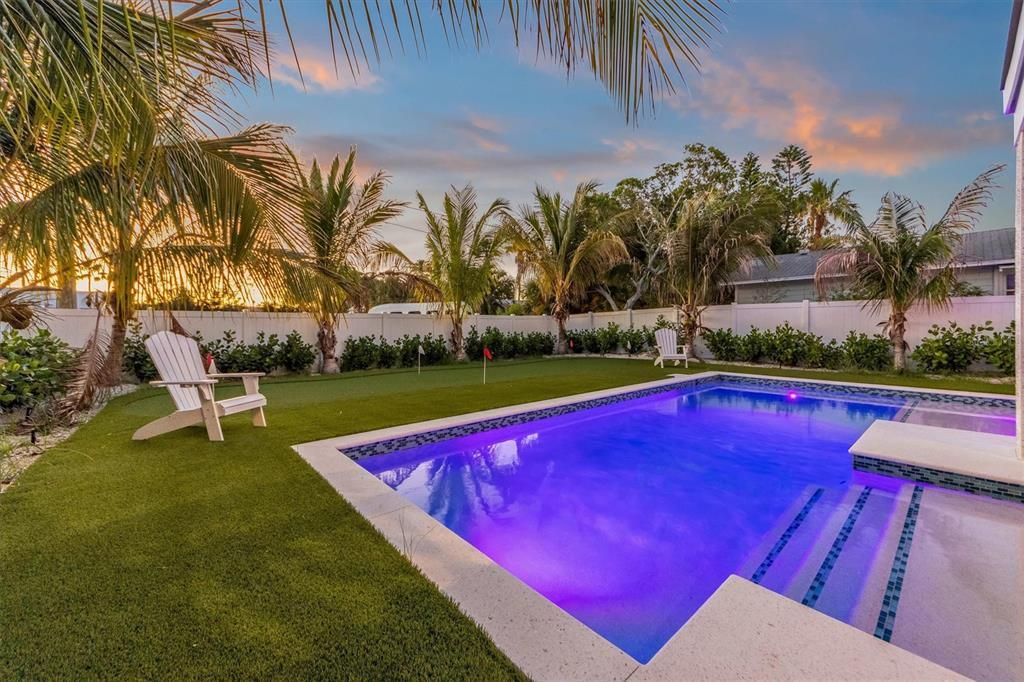For Sale: $4,050,000 (6 beds, 6 baths, 3165 Square Feet)