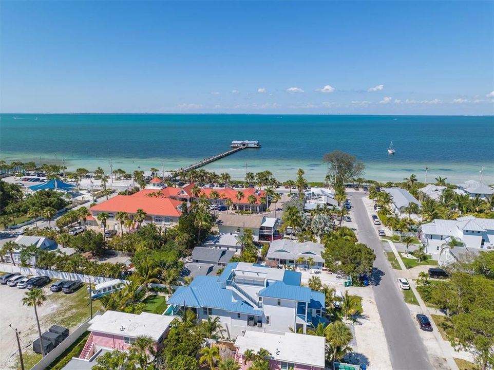 For Sale: $4,050,000 (6 beds, 6 baths, 3165 Square Feet)