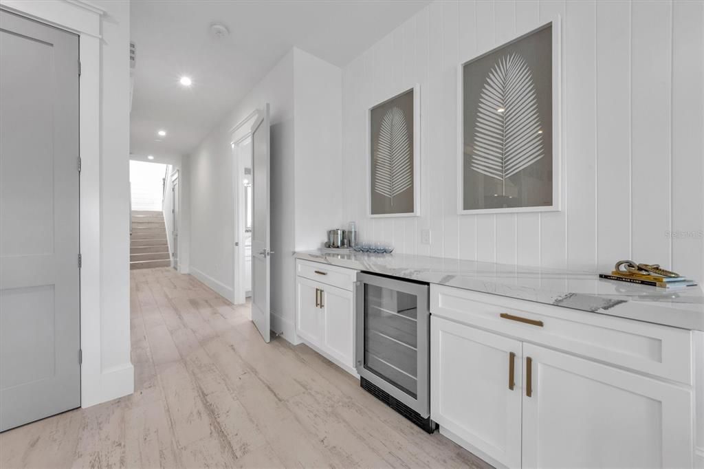 For Sale: $4,050,000 (6 beds, 6 baths, 3165 Square Feet)