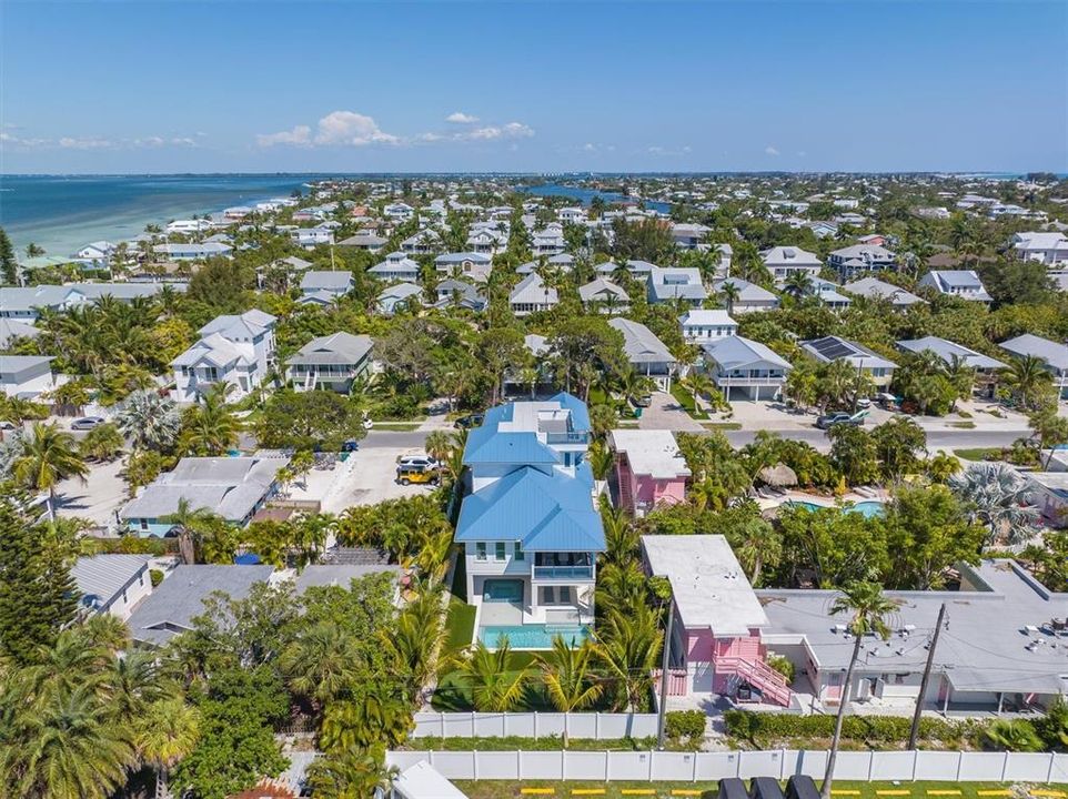 For Sale: $4,050,000 (6 beds, 6 baths, 3165 Square Feet)