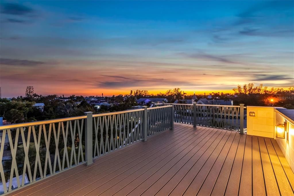 For Sale: $4,050,000 (6 beds, 6 baths, 3165 Square Feet)