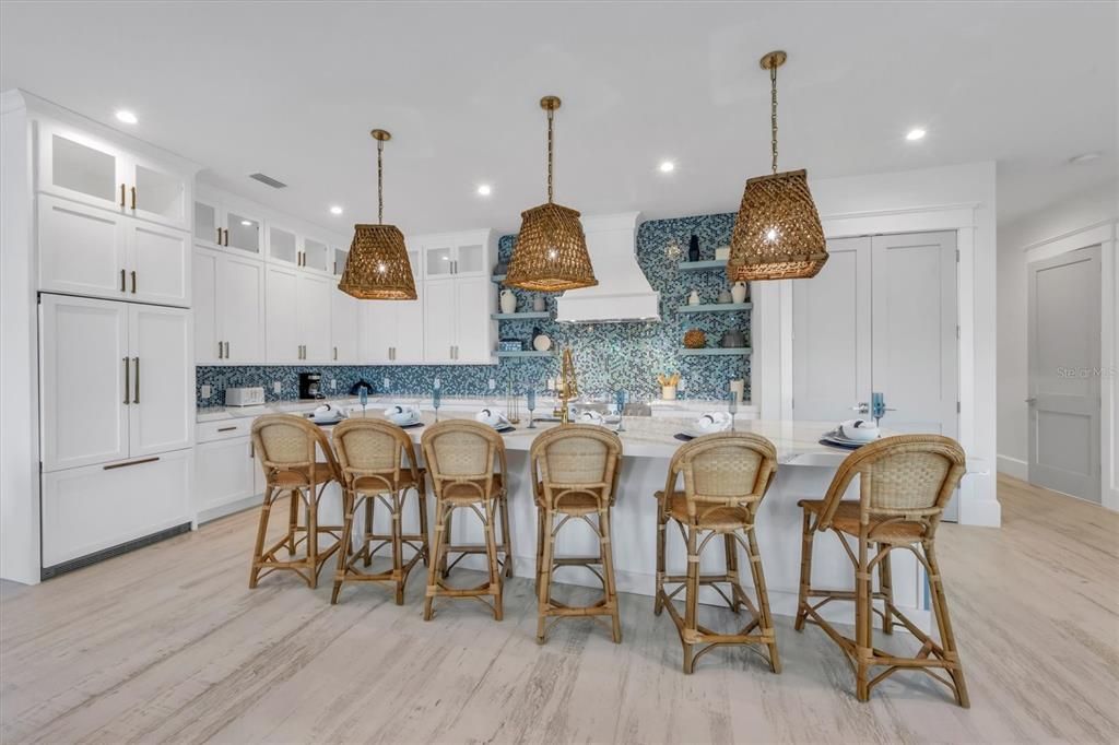 For Sale: $4,050,000 (6 beds, 6 baths, 3165 Square Feet)