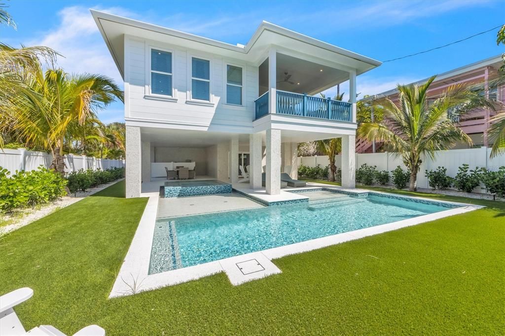 For Sale: $4,050,000 (6 beds, 6 baths, 3165 Square Feet)