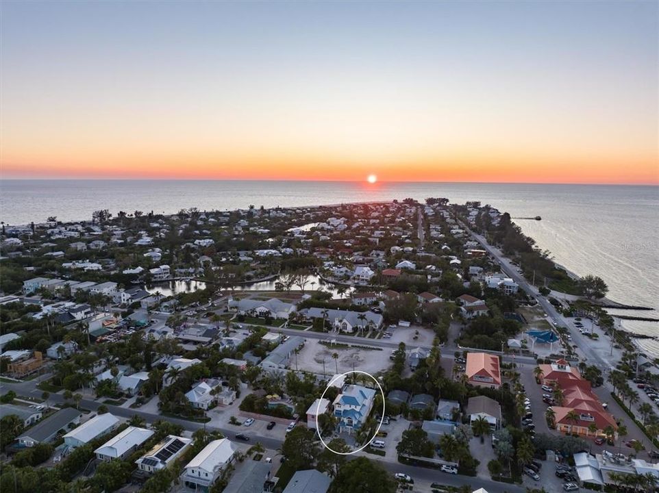 For Sale: $4,050,000 (6 beds, 6 baths, 3165 Square Feet)