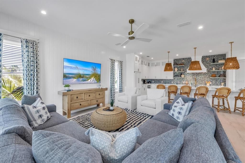 For Sale: $4,050,000 (6 beds, 6 baths, 3165 Square Feet)