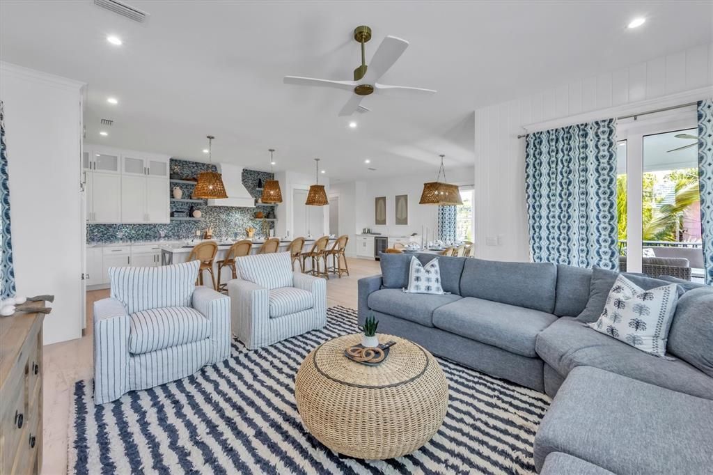 For Sale: $4,050,000 (6 beds, 6 baths, 3165 Square Feet)