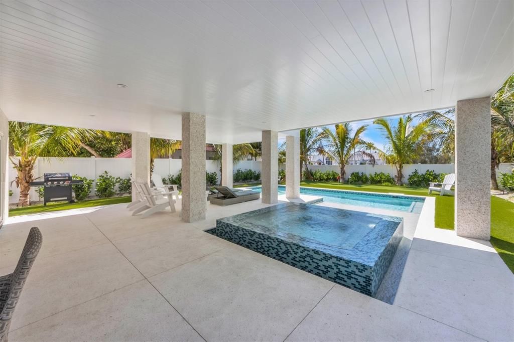 For Sale: $4,050,000 (6 beds, 6 baths, 3165 Square Feet)