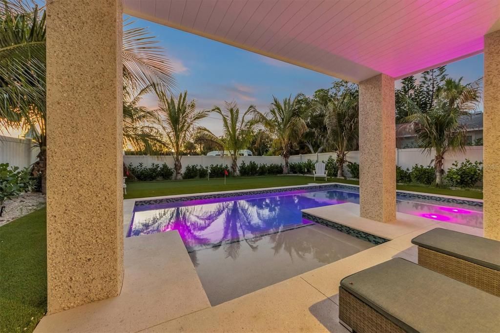 For Sale: $4,050,000 (6 beds, 6 baths, 3165 Square Feet)