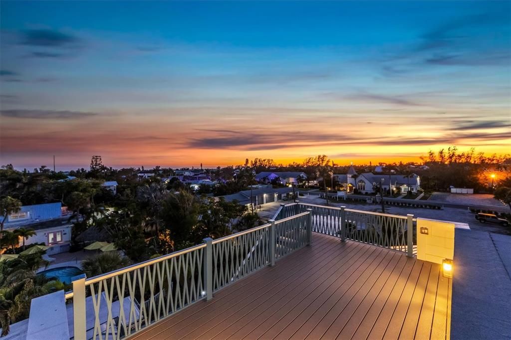 For Sale: $4,050,000 (6 beds, 6 baths, 3165 Square Feet)