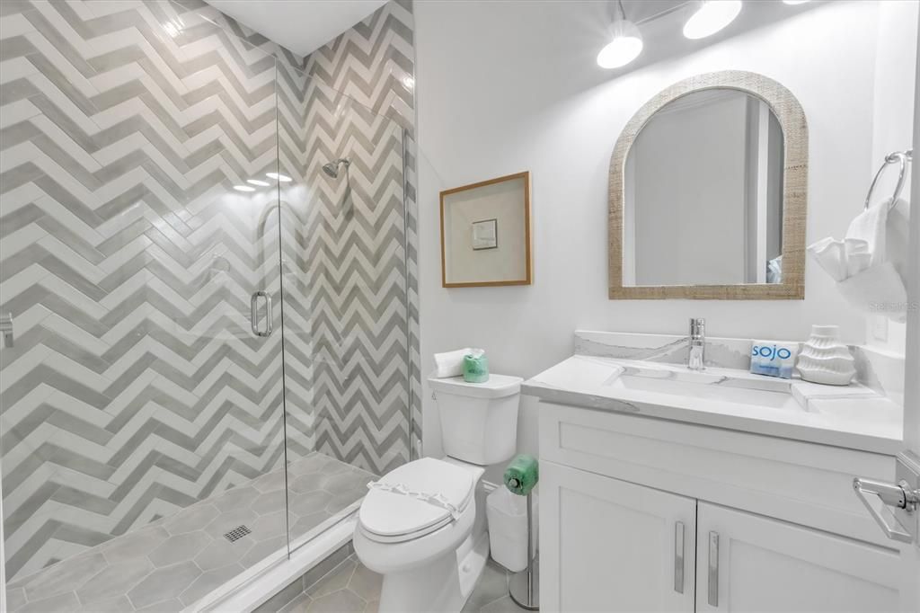 For Sale: $4,050,000 (6 beds, 6 baths, 3165 Square Feet)