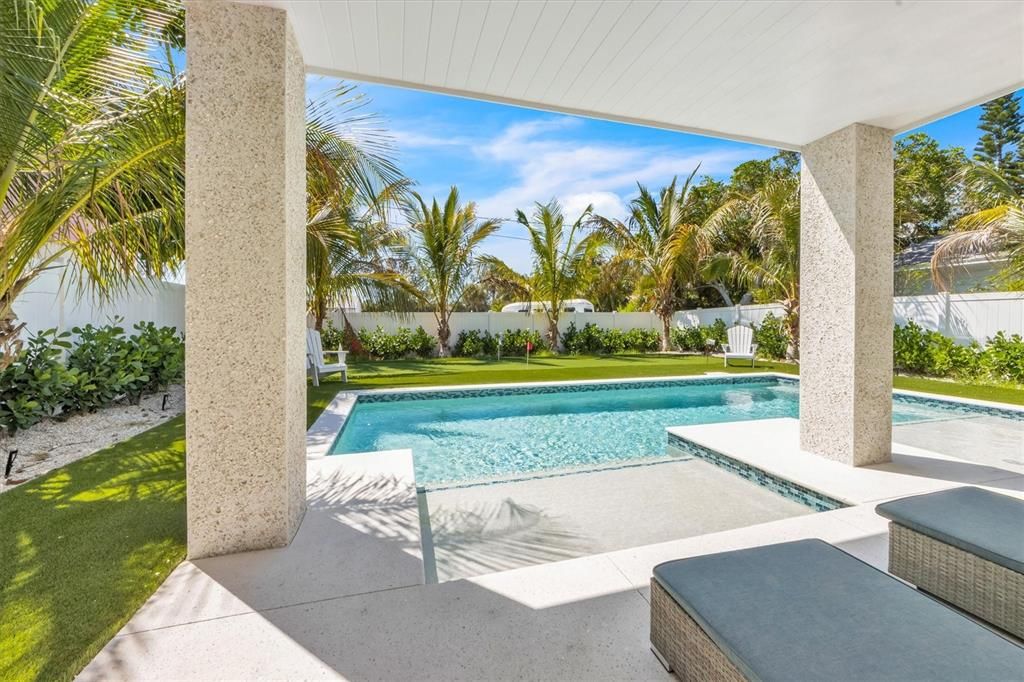 For Sale: $4,050,000 (6 beds, 6 baths, 3165 Square Feet)
