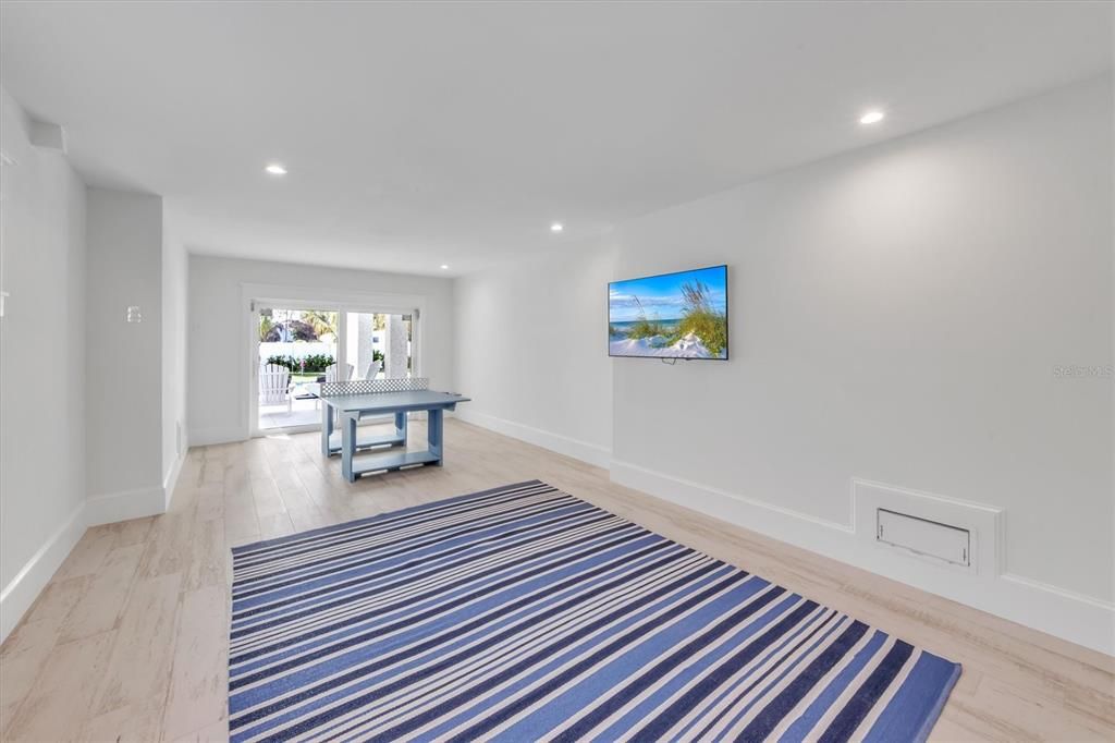 For Sale: $4,050,000 (6 beds, 6 baths, 3165 Square Feet)
