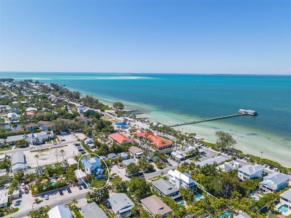 For Sale: $4,050,000 (6 beds, 6 baths, 3165 Square Feet)