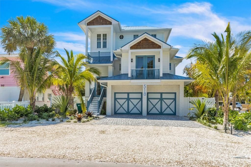 For Sale: $4,050,000 (6 beds, 6 baths, 3165 Square Feet)