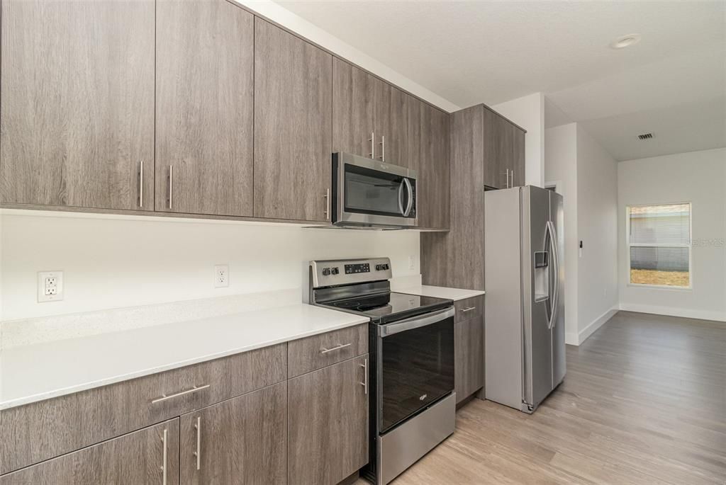 В аренду: $2,000 (4 спален, 2 ванн, 1695 Квадратных фут)