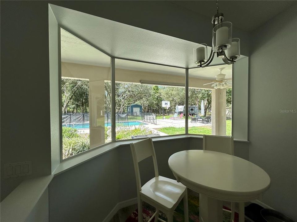 For Rent: $1,900 (3 beds, 1 baths, 1780 Square Feet)