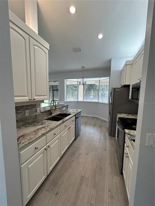 For Rent: $1,900 (3 beds, 1 baths, 1780 Square Feet)