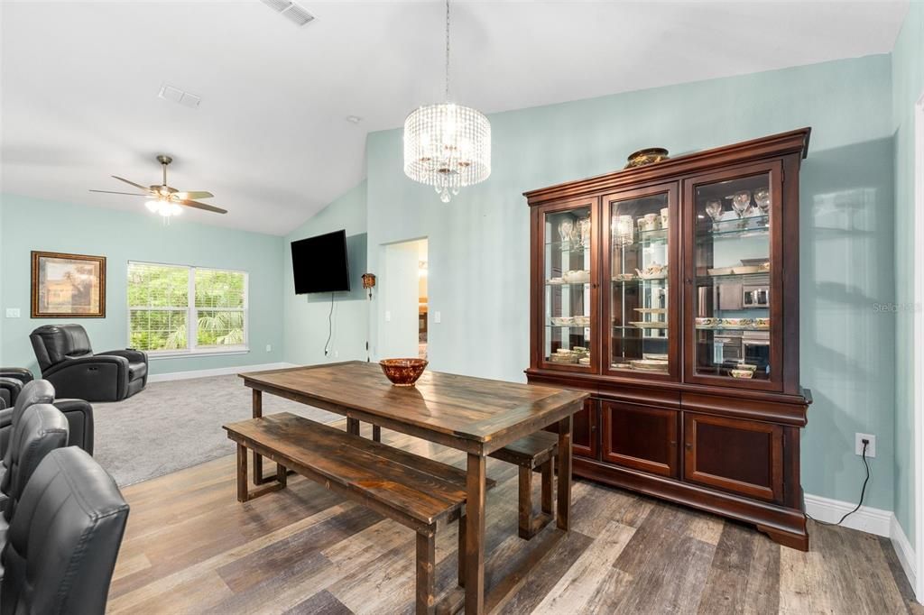 For Sale: $389,000 (3 beds, 2 baths, 1491 Square Feet)