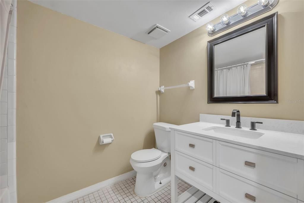 В аренду: $1,895 (3 спален, 2 ванн, 1241 Квадратных фут)