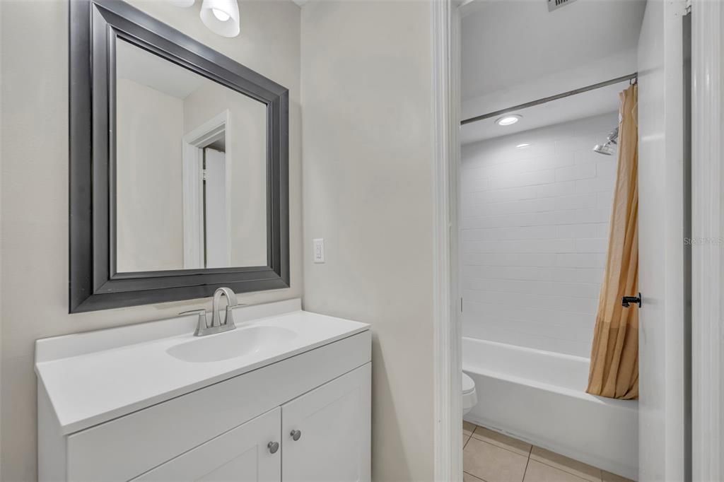 В аренду: $1,895 (3 спален, 2 ванн, 1241 Квадратных фут)