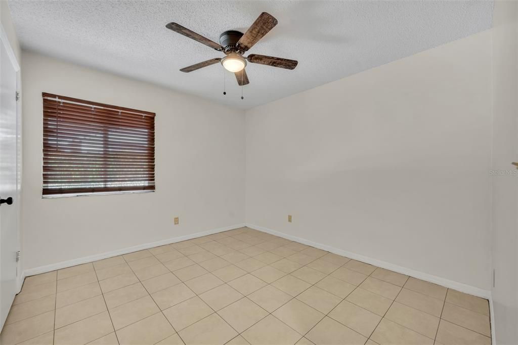 В аренду: $1,895 (3 спален, 2 ванн, 1241 Квадратных фут)