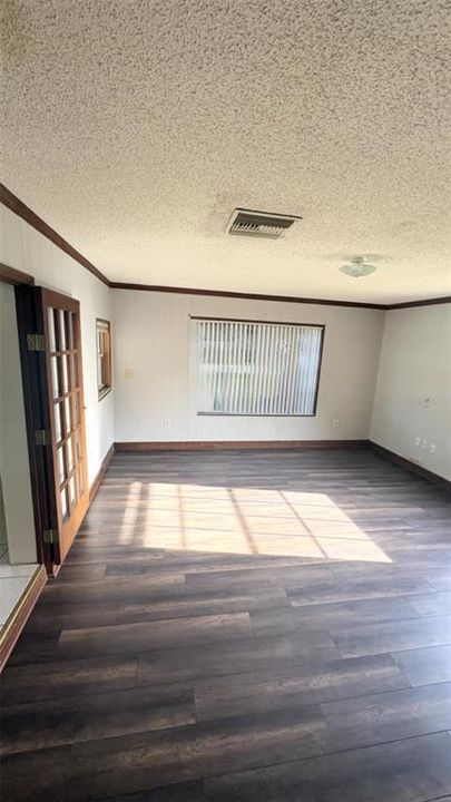 Activo con contrato: $225,000 (4 camas, 2 baños, 1584 Pies cuadrados)