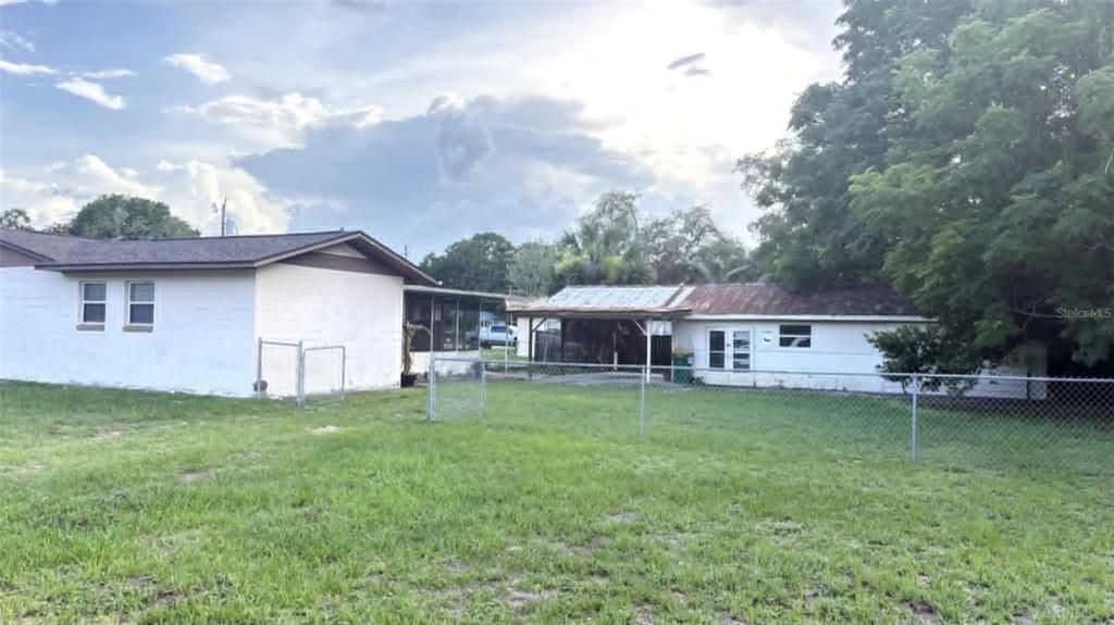 Activo con contrato: $225,000 (4 camas, 2 baños, 1584 Pies cuadrados)