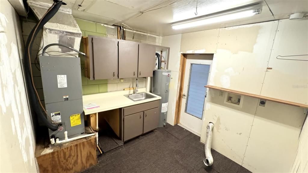 Activo con contrato: $225,000 (4 camas, 2 baños, 1584 Pies cuadrados)