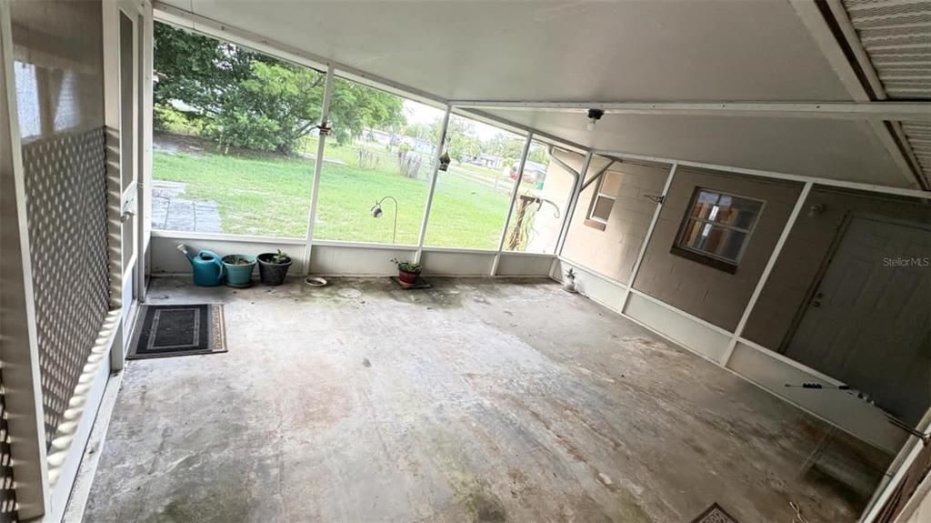 Activo con contrato: $225,000 (4 camas, 2 baños, 1584 Pies cuadrados)