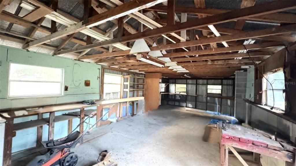 Activo con contrato: $225,000 (4 camas, 2 baños, 1584 Pies cuadrados)