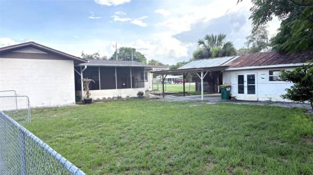 Activo con contrato: $225,000 (4 camas, 2 baños, 1584 Pies cuadrados)