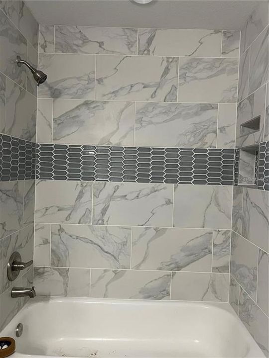 Activo con contrato: $189,900 (2 camas, 1 baños, 1039 Pies cuadrados)