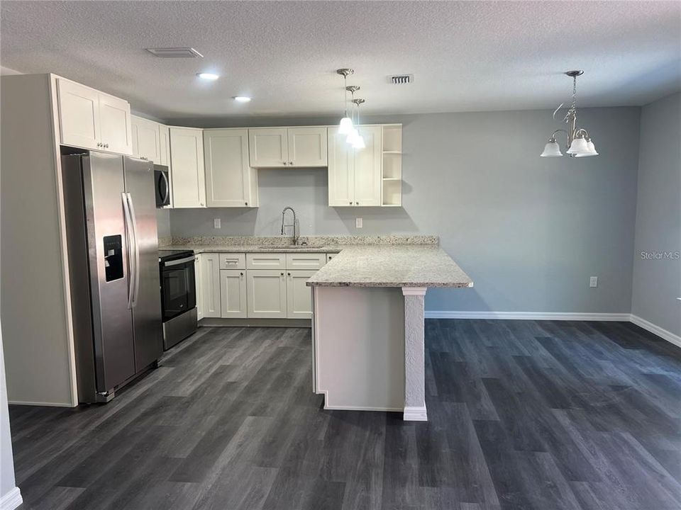 Activo con contrato: $189,900 (2 camas, 1 baños, 1039 Pies cuadrados)