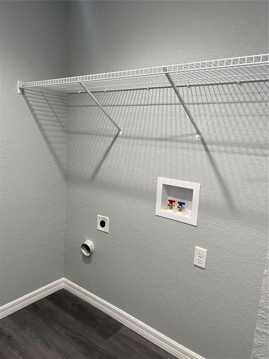 Activo con contrato: $189,900 (2 camas, 1 baños, 1039 Pies cuadrados)