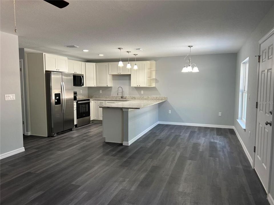 Activo con contrato: $189,900 (2 camas, 1 baños, 1039 Pies cuadrados)